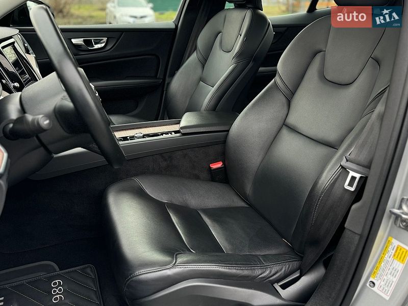 Седан Volvo S60 2021 в Киеве