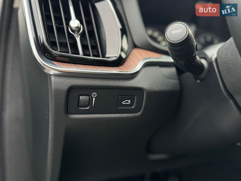 Седан Volvo S60 2021 в Киеве