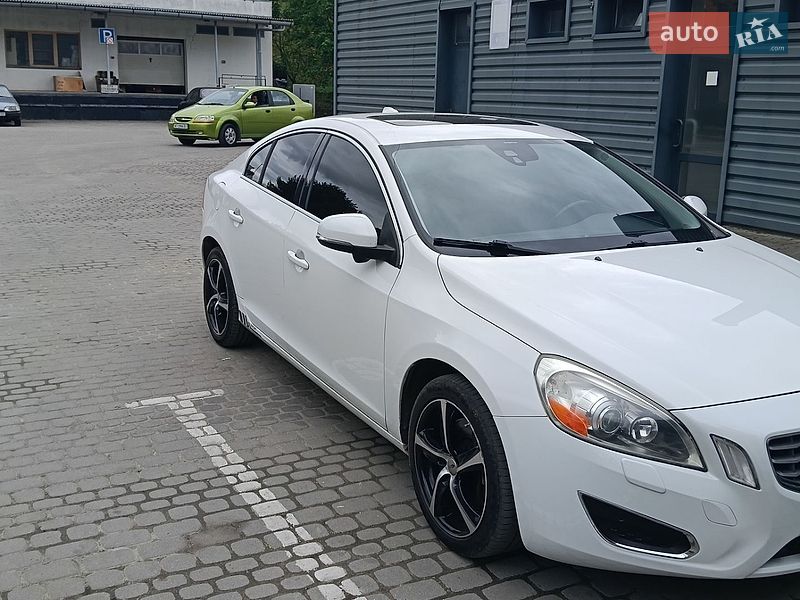 Седан Volvo S60 2012 в Ивано-Франковске