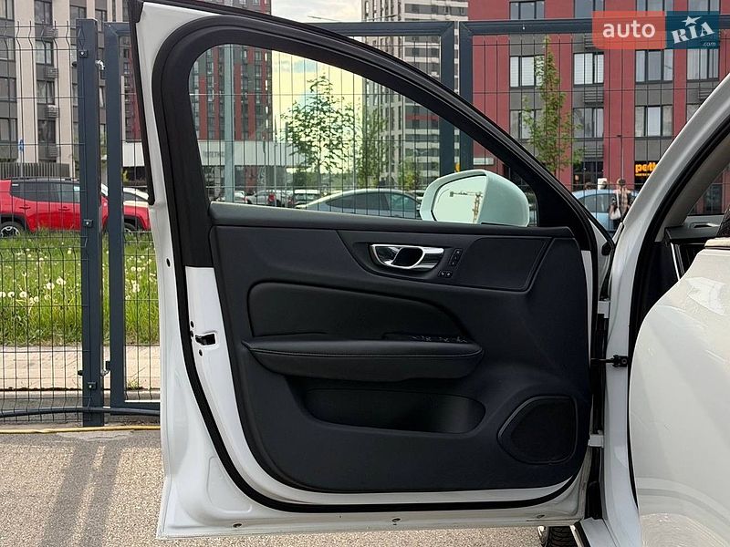 Седан Volvo S60 2019 в Киеве