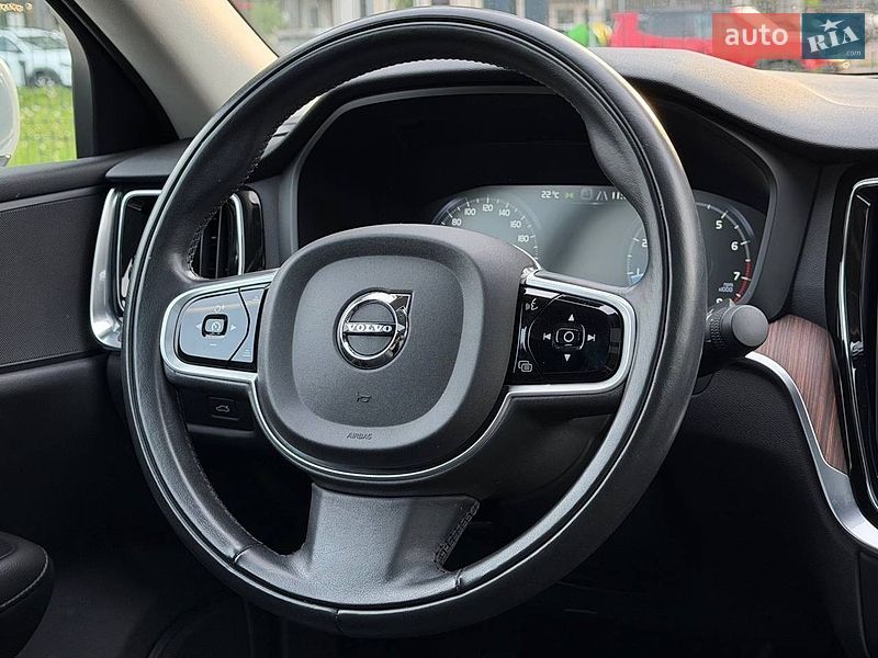 Седан Volvo S60 2019 в Киеве