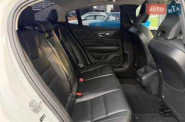 Седан Volvo S60 2019 в Киеве