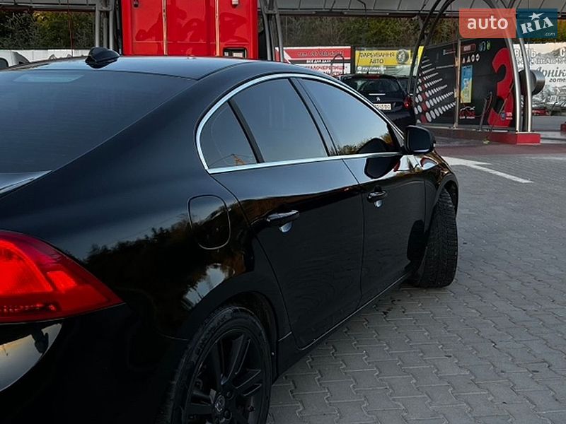 Седан Volvo S60 2012 в Тернополі