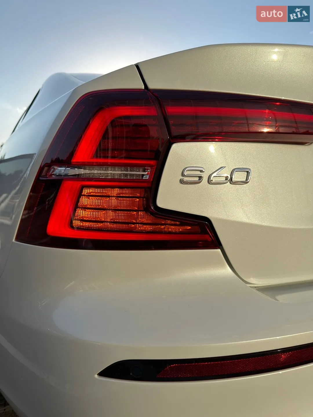 2023 Volvo S60 - мініатюра 8