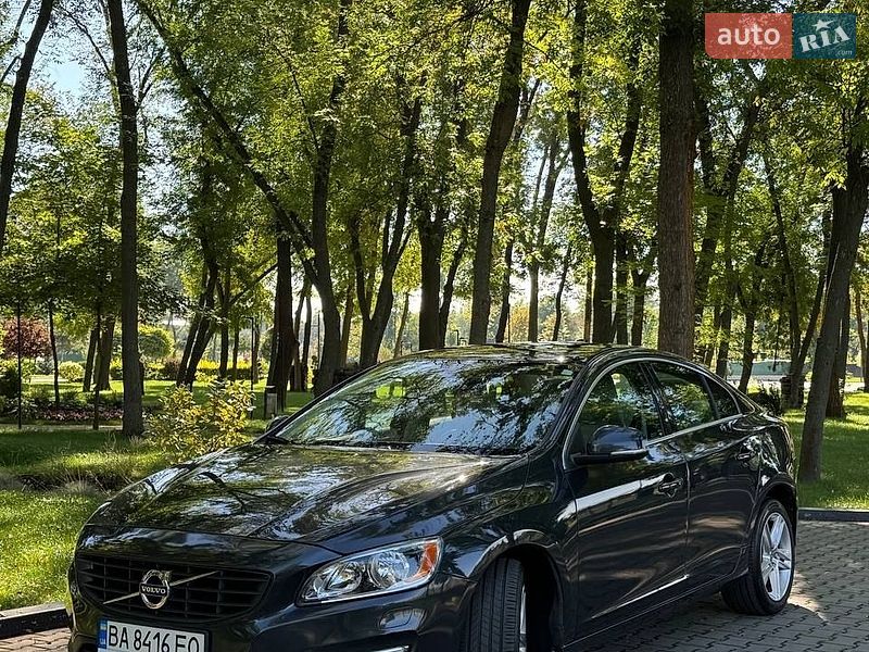 Седан Volvo S60 2015 в Александрие