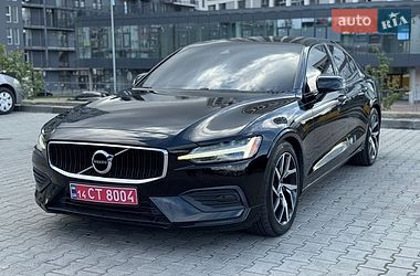 Седан Volvo S60 2018 в Львове