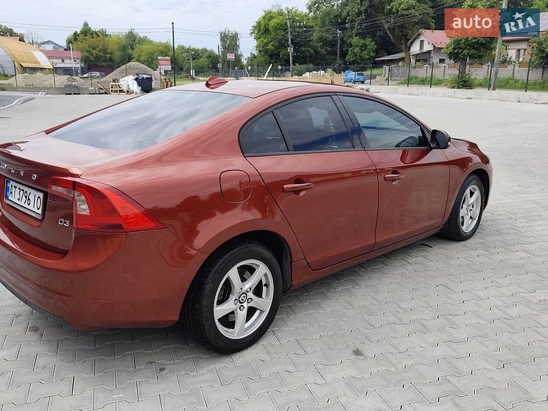 Седан Volvo S60 2014 в Калуше