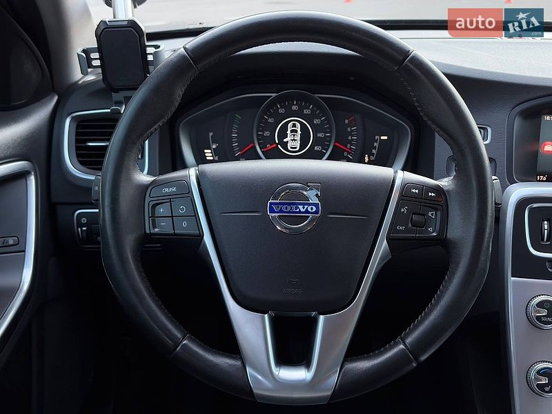 Седан Volvo S60 2017 в Киеве