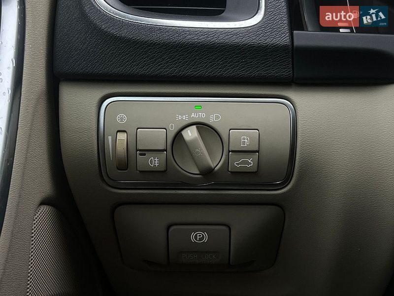 Седан Volvo S60 2014 в Львове