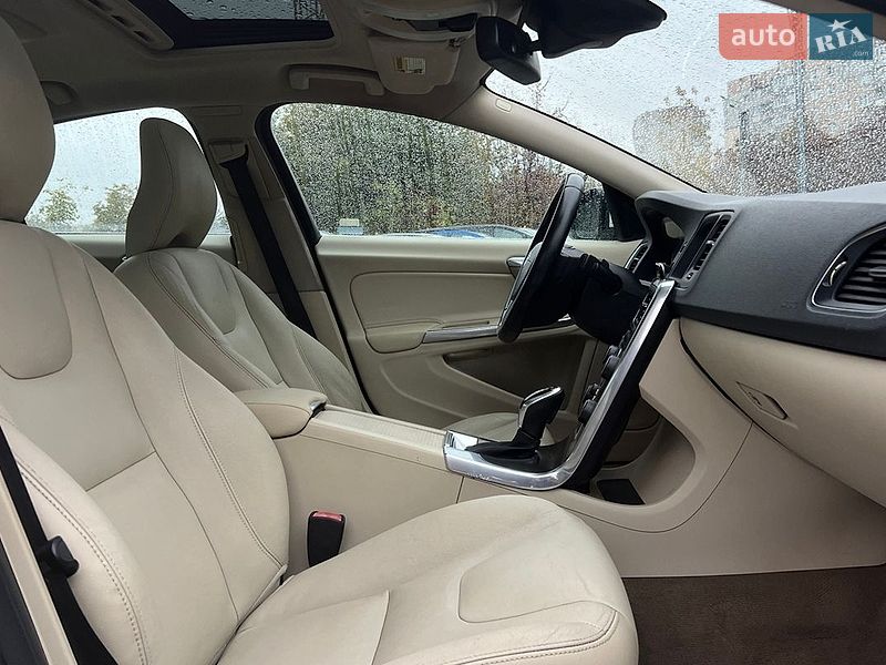 Седан Volvo S60 2014 в Львове