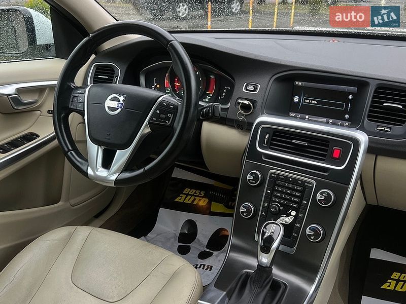 Седан Volvo S60 2014 в Львове