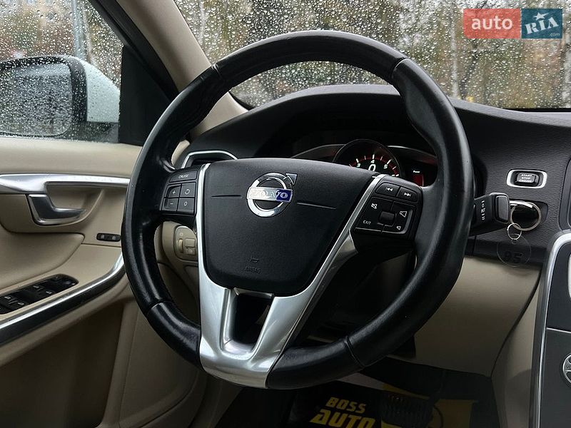 Седан Volvo S60 2014 в Львове