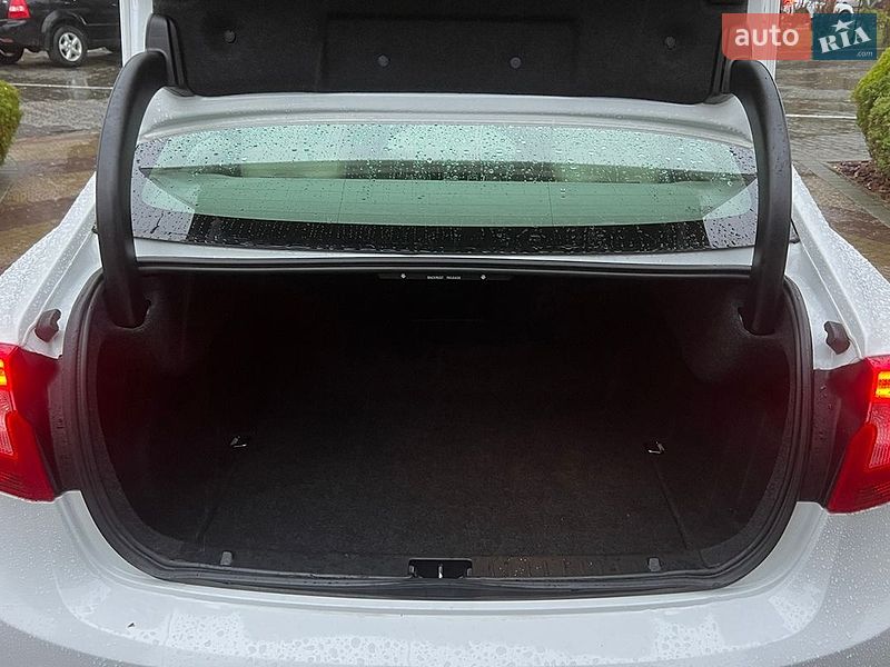 Седан Volvo S60 2014 в Львове