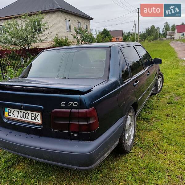Седан Volvo S70 1998 в Дубровице