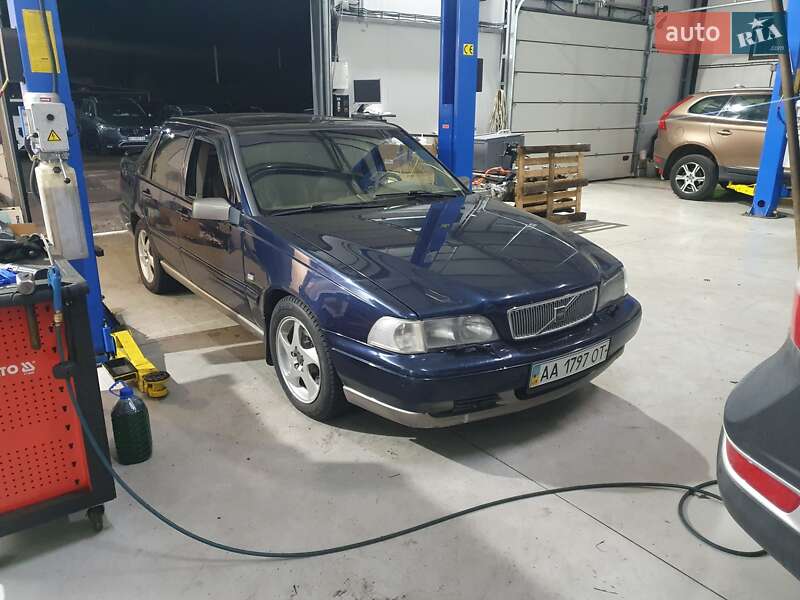 Седан Volvo S70 1997 в Глевасі
