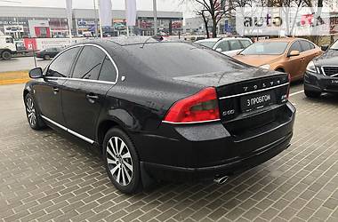 Седан Volvo S80 2013 в 
