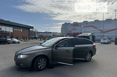 Седан Volvo S80 2010 в Львові