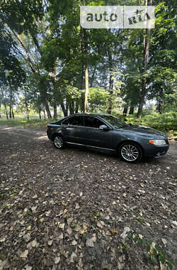 Седан Volvo S80 2009 в Ромнах