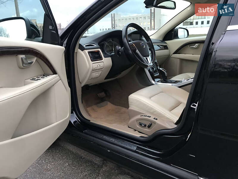 Седан Volvo S80 2014 в Чернівцях