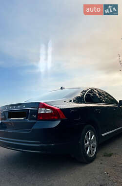 Седан Volvo S80 2012 в 