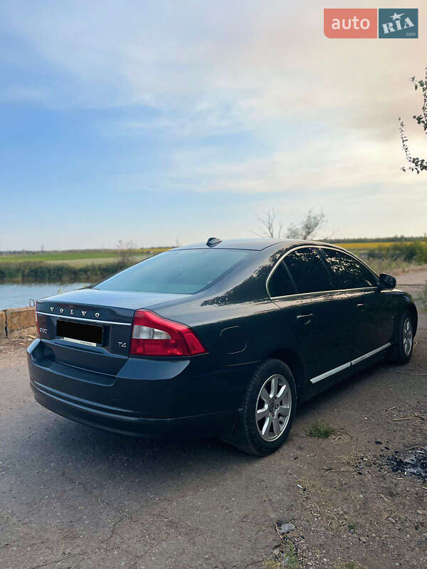 Седан Volvo S80 2012 в 