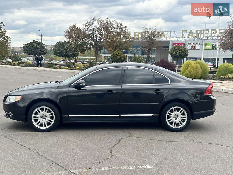 Седан Volvo S80 2010 в Кривом Роге