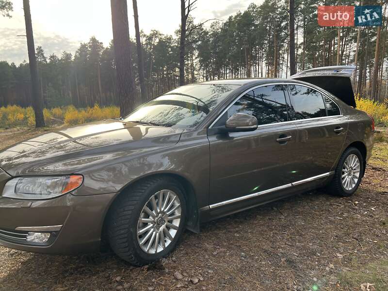 Седан Volvo S80 2014 в Сарнах