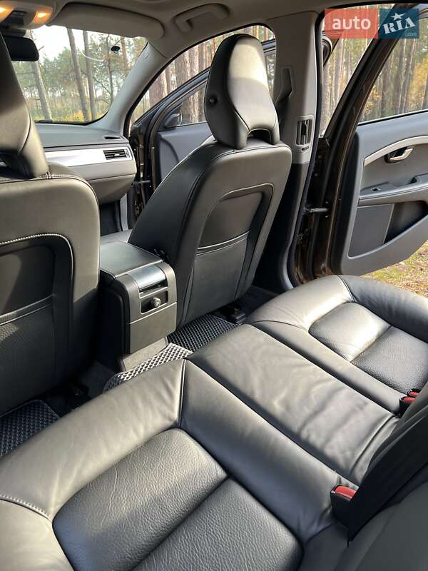 Седан Volvo S80 2014 в Сарнах