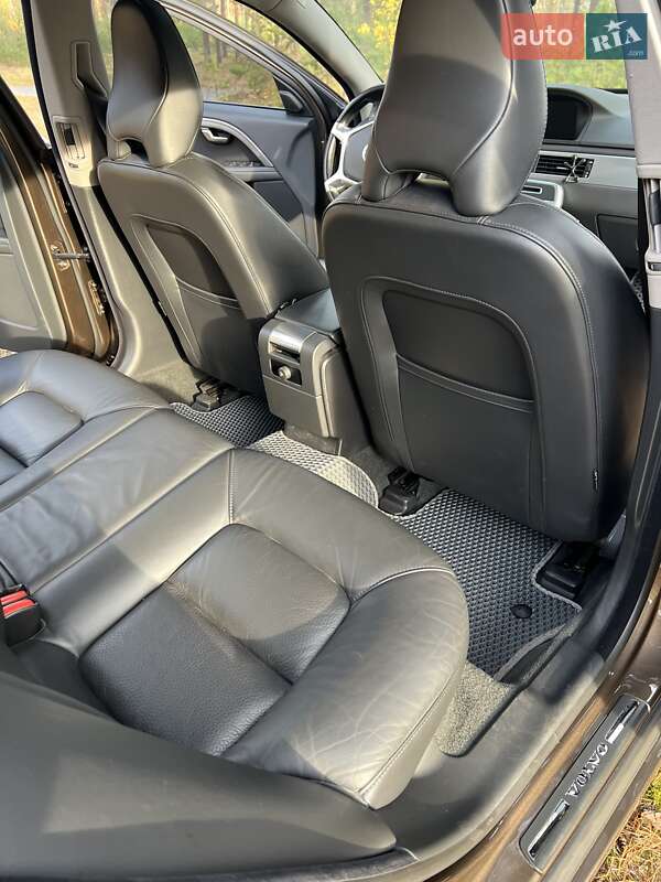 Седан Volvo S80 2014 в Сарнах