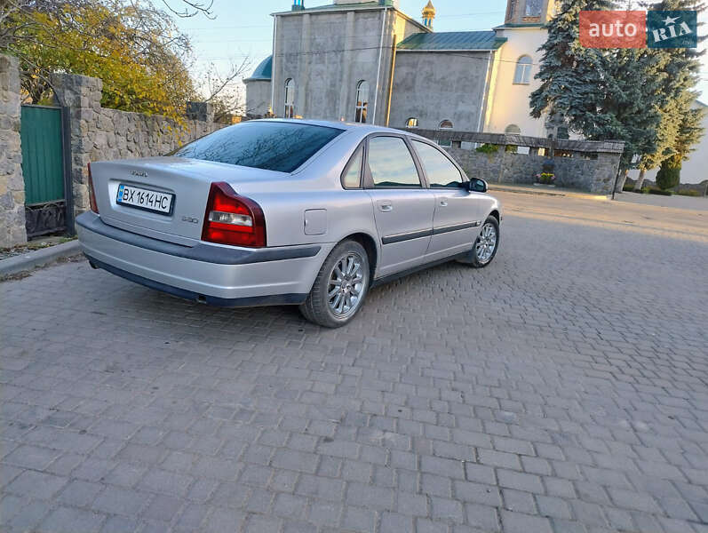 Седан Volvo S80 2000 в Староконстантинове