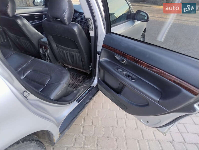 Седан Volvo S80 2000 в Староконстантинове