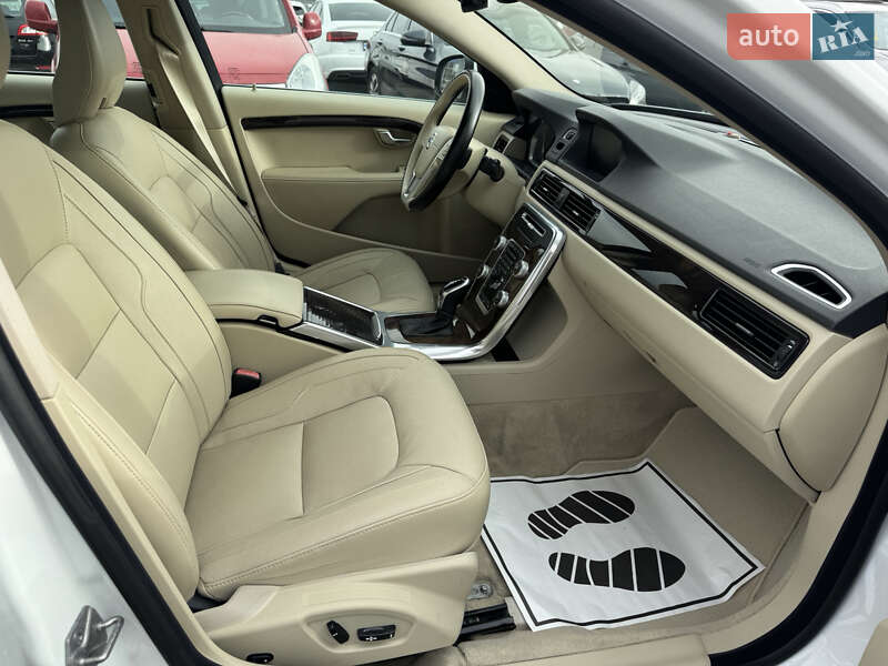 Седан Volvo S80 2015 в Львове