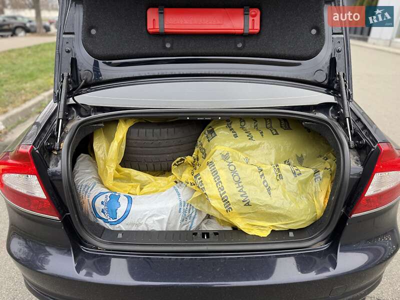 Седан Volvo S80 2014 в Киеве