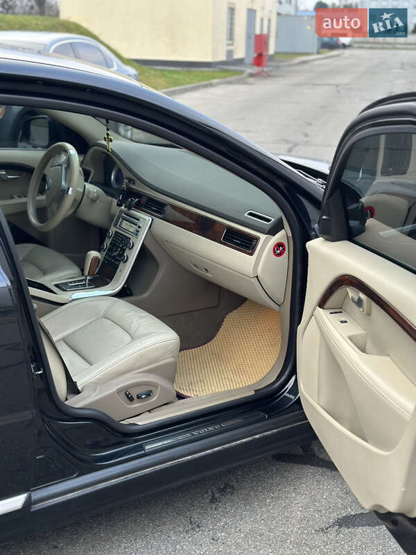 Седан Volvo S80 2010 в Киеве