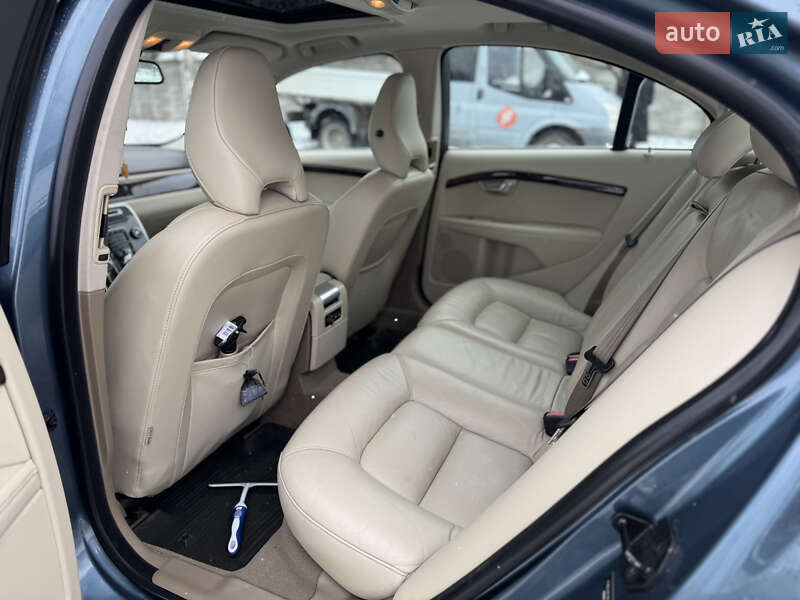 Седан Volvo S80 2012 в Ровно