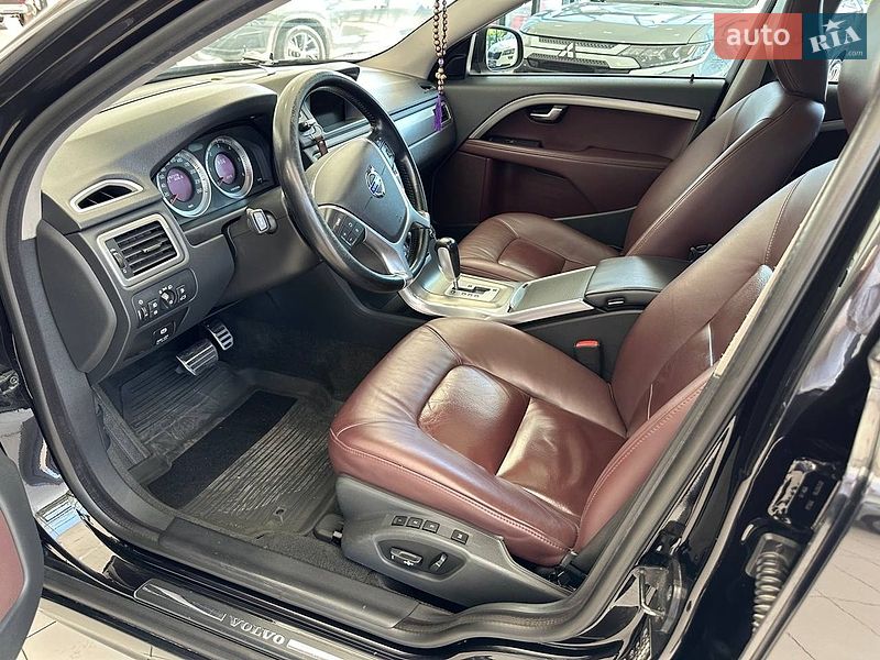 Седан Volvo S80 2012 в Виннице