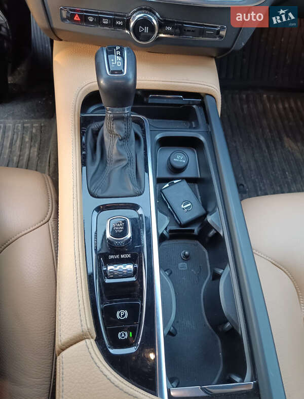 Седан Volvo S90 2017 в Львове