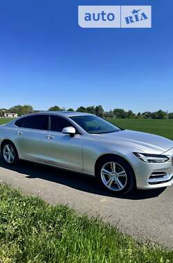 Седан Volvo S90 2017 в Смілі