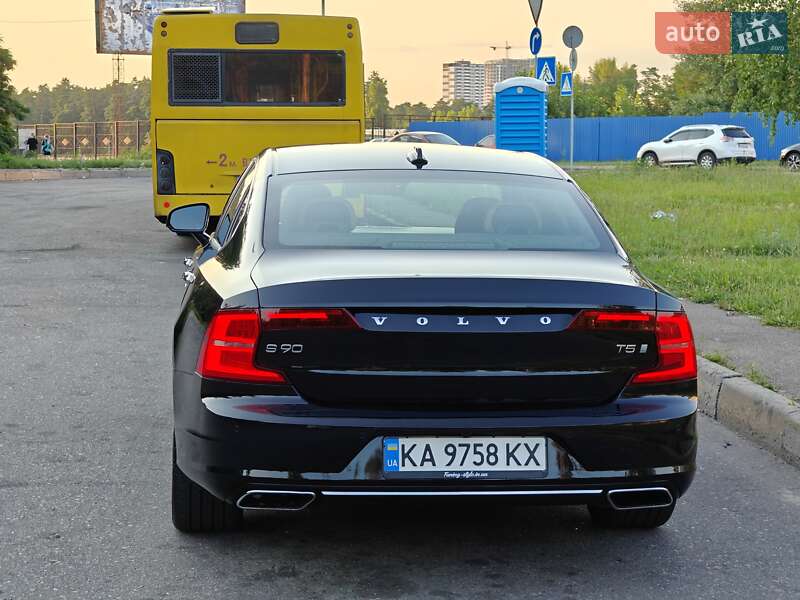 Седан Volvo S90 2016 в Киеве