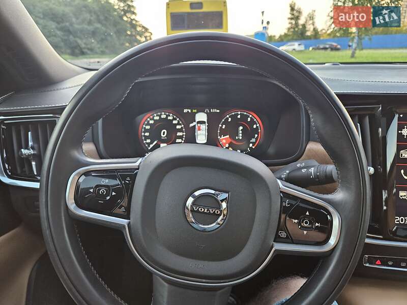 Седан Volvo S90 2016 в Киеве
