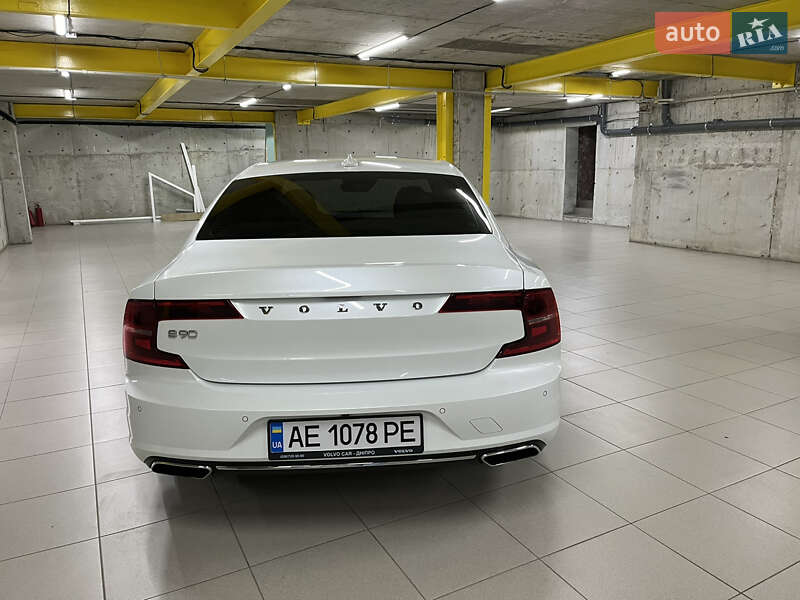 Седан Volvo S90 2016 в Дніпрі