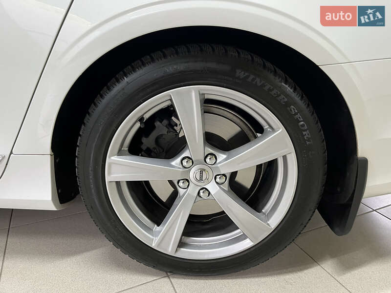 Седан Volvo S90 2016 в Дніпрі