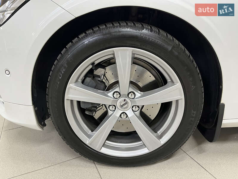 Седан Volvo S90 2016 в Дніпрі