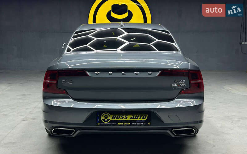 Седан Volvo S90 2017 в Черновцах