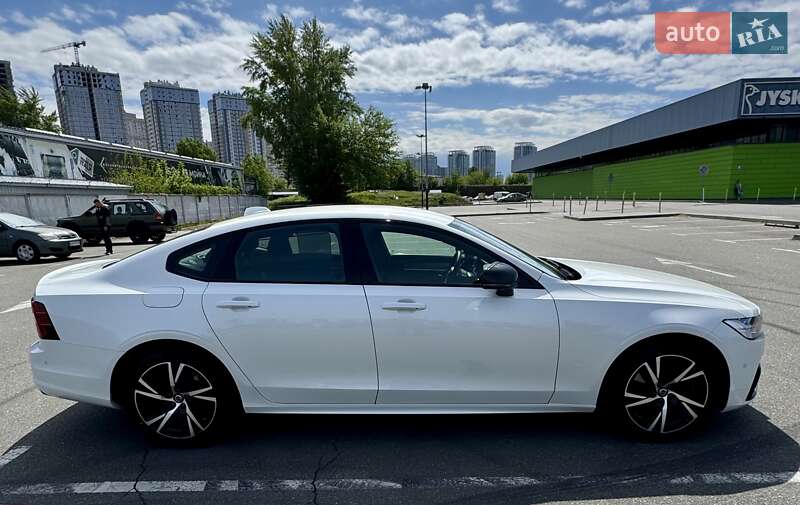 Седан Volvo S90 2021 в Киеве