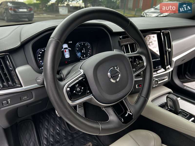 Седан Volvo S90 2020 в Дніпрі