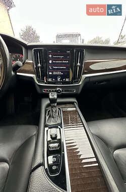 Седан Volvo S90 2017 в 
