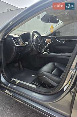 Седан Volvo S90 2016 в 