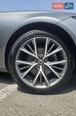 Седан Volvo S90 2016 в 