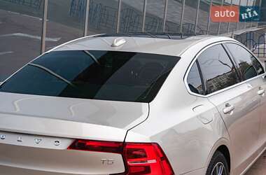 Седан Volvo S90 2017 в 
